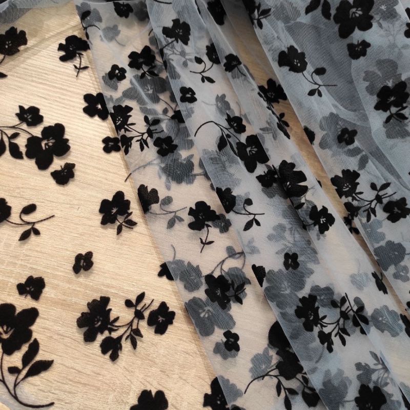 Сітка "Zara XL Flowers" (221_13), флокове напилення на сіро-блакитній сітці