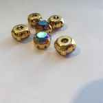 Стрази Чатони "Preciosa" в золотих цапах 8х8мм