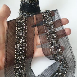 Тасьма на сітці з шипами та бісером 5см