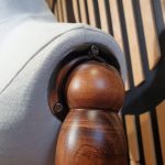 Манекен декоративний жіночий з дерев'яними руками на шарнірах