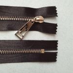 Блискавка металева атласна №3 15 см Чорний - Срібло Блискавка металева атласна №3 15 см Чорний - Срібло