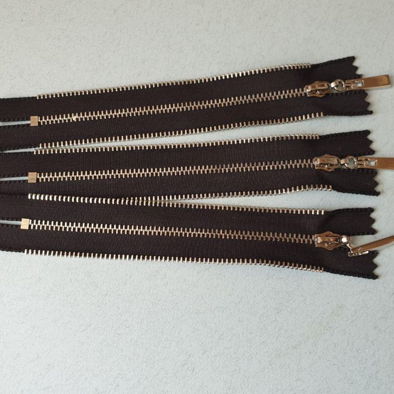 Блискавка металева з декоративним краєм №3 15 см Чорний - Срібло