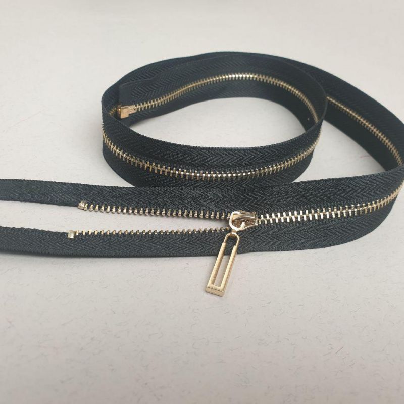 Блискавка металева №3 70 см Чорний - Золото Блискавка металева №3 70 см Чорний - Золото