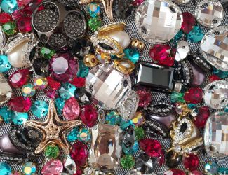 Вигідно купити дизайнерські стрази в Україні Вигідно купити дизайнерські стрази в Україні