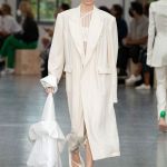 Білий одяг в сезоні весна-літо 2021