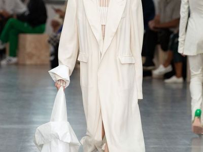 Білий одяг в сезоні весна-літо 2021 Білий одяг в сезоні весна-літо 2021