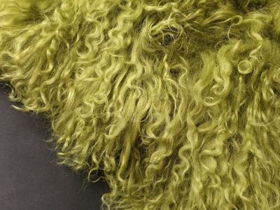 Великий вибір натурального хутра лами